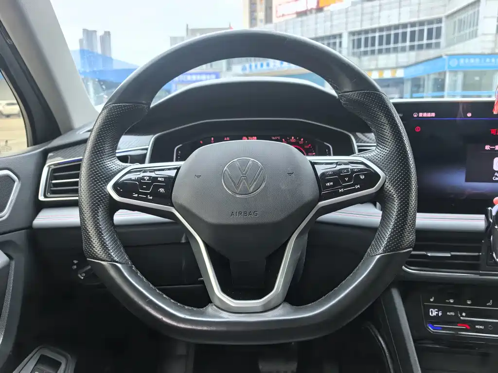 Volkswagen Tiguan L New Energy 2022 — фото 8