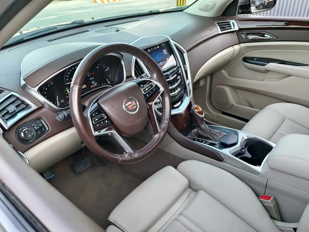 Cadillac SRX 2015 — фото 13