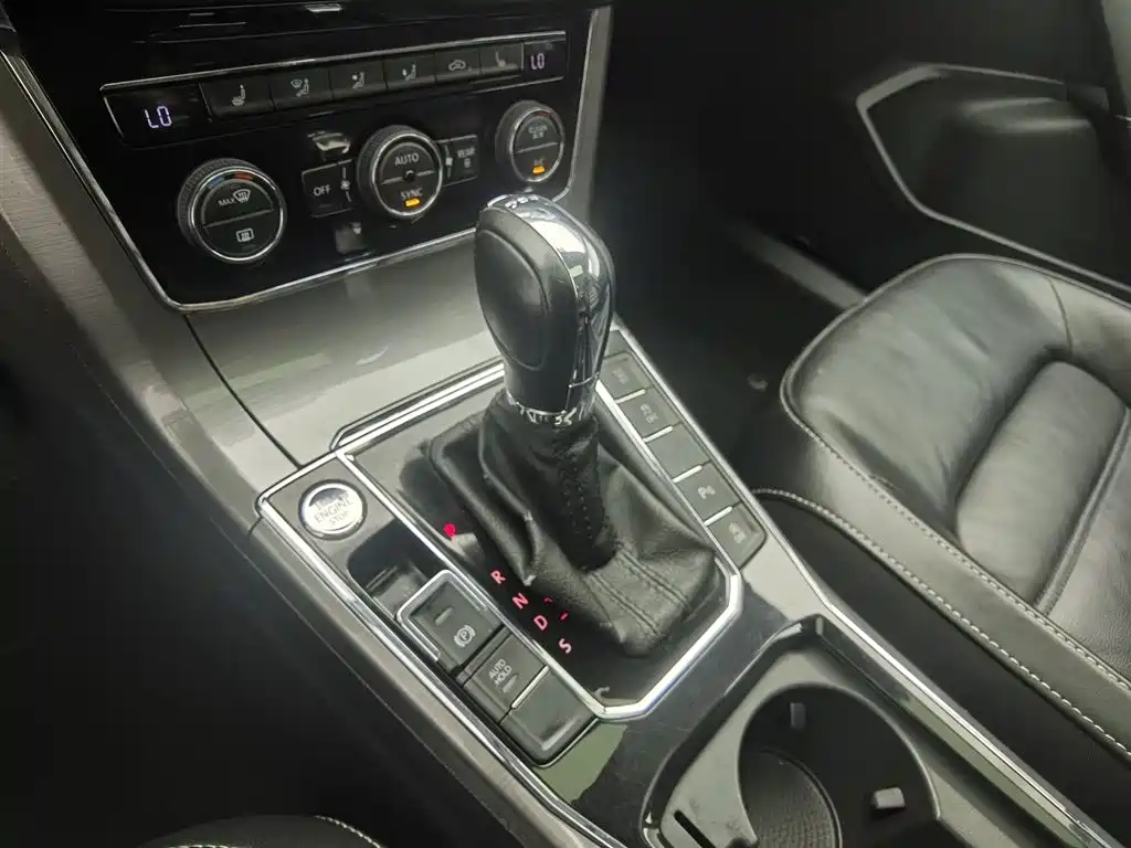 Volkswagen Passat 2019 — фото 13