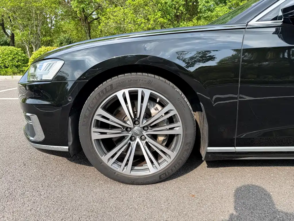 Audi A8 2020 — фото 8