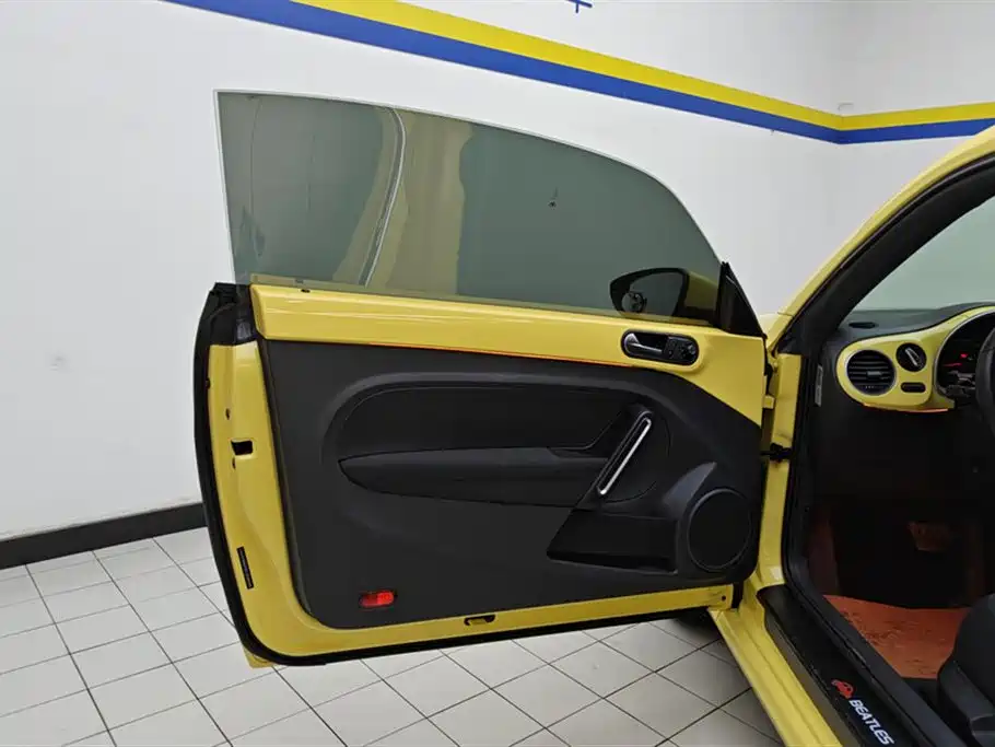 Volkswagen Beetle 2014