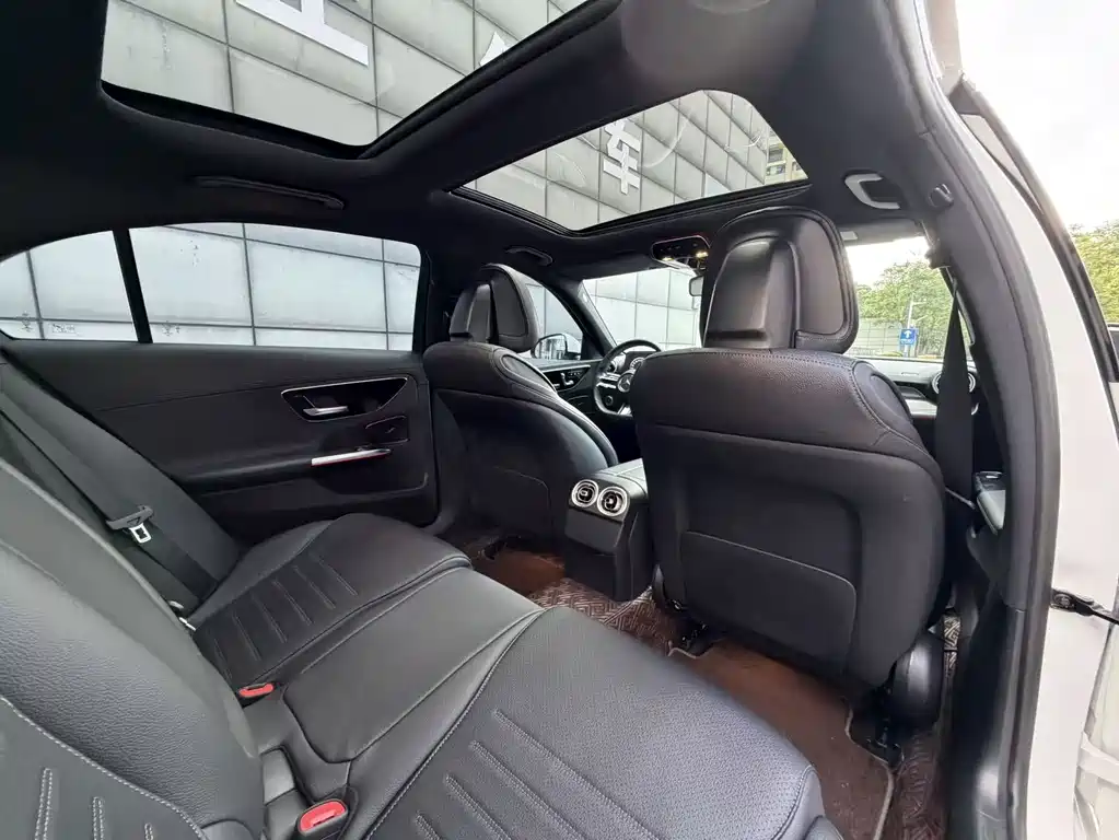 Mercedes-Benz C-Class 2022 — фото 17