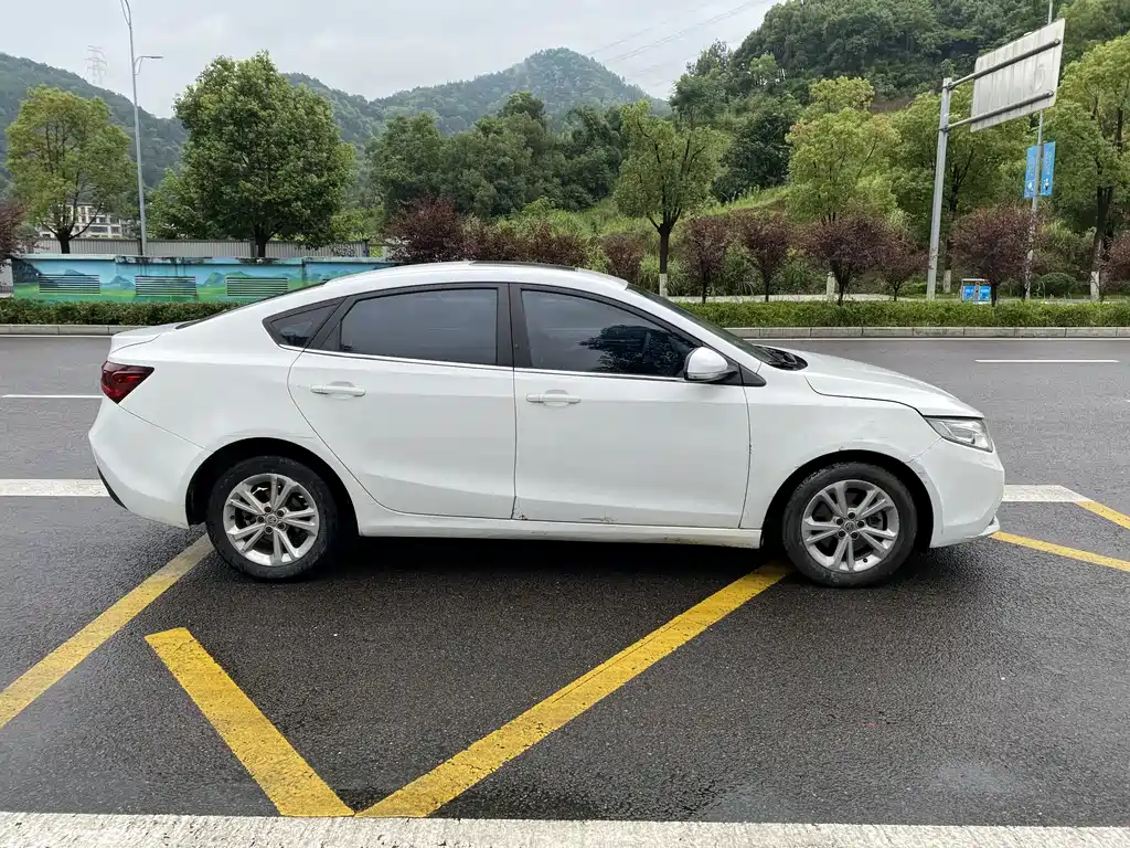 MG GT 2018
