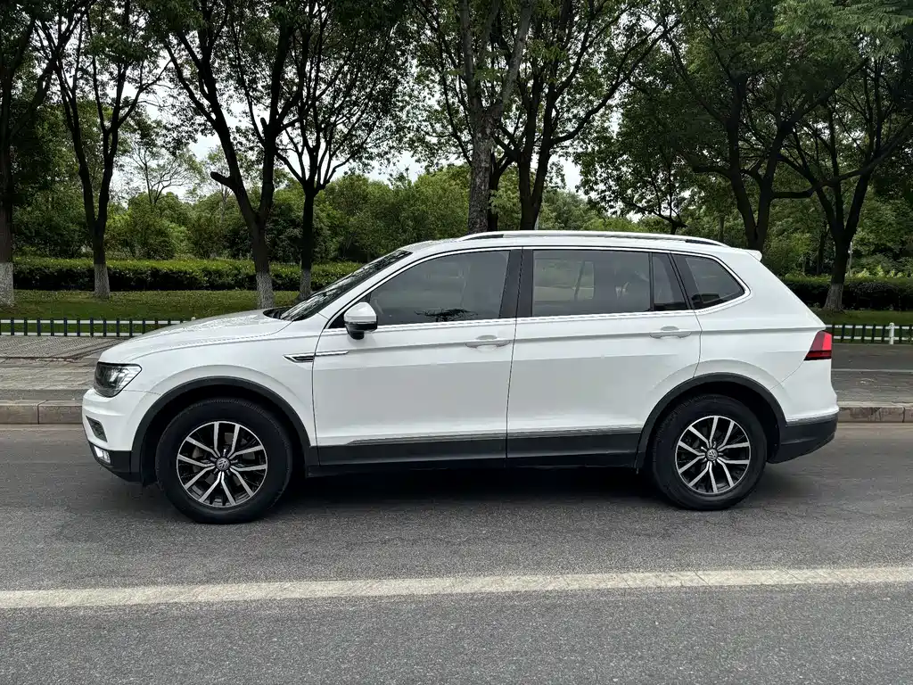 Volkswagen Tiguan L 2018 — фото 4