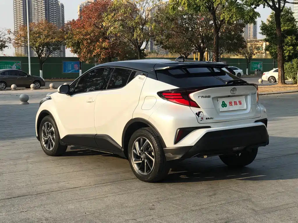 Toyota C-HR 2022 — фото 7