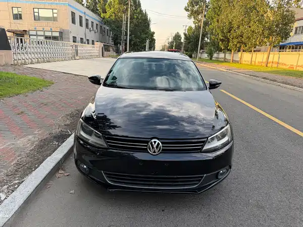 Volkswagen Sagitar 2013