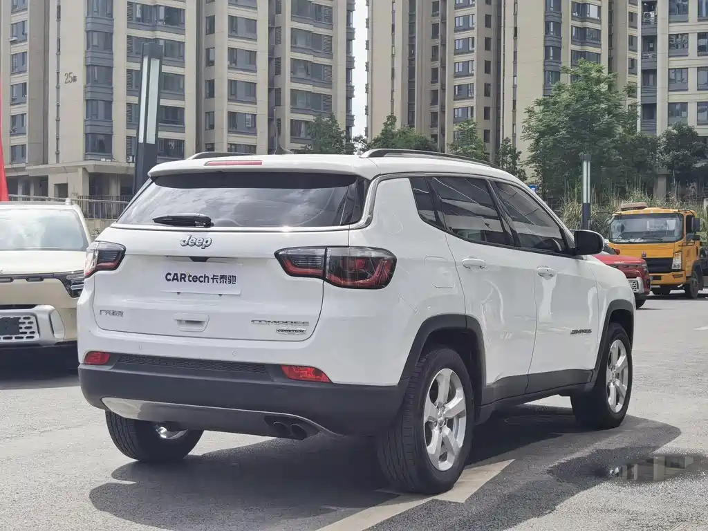 Jeep Compass 2018 — фото 7