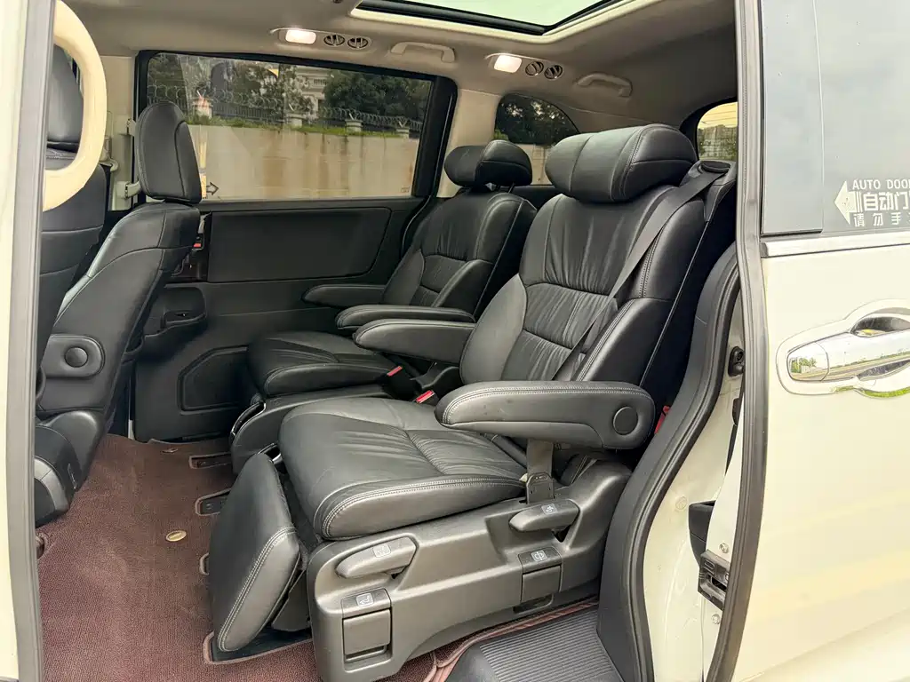 Honda Odyssey 2018 — фото 10