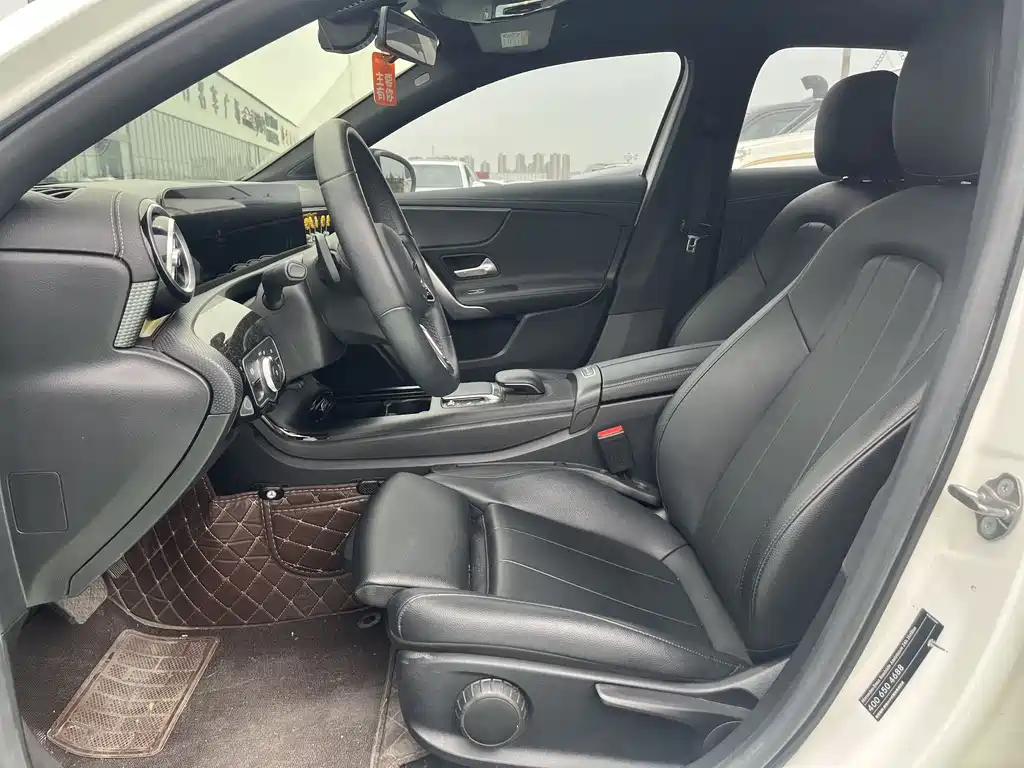 Mercedes-Benz A-Class 2022 — фото 7