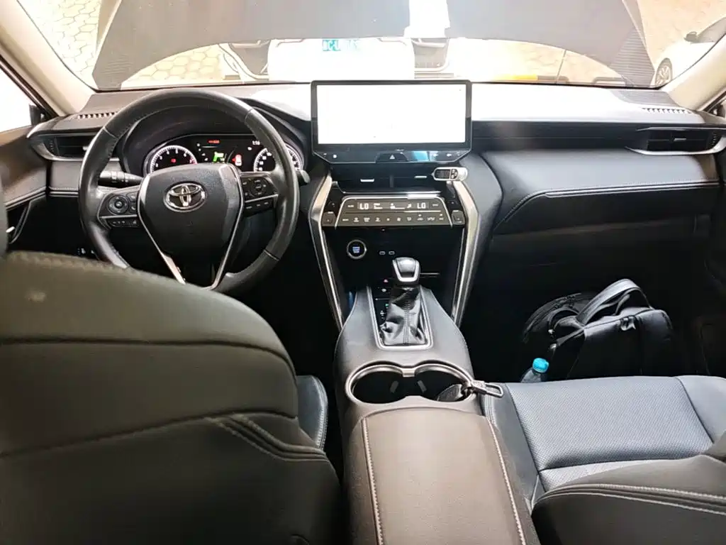 Toyota Harrier 2022 — фото 10