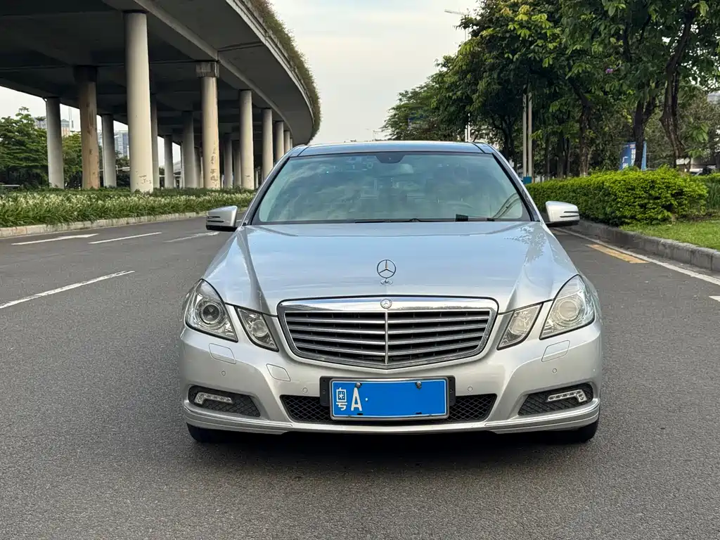 Mercedes-Benz E-Class 2010