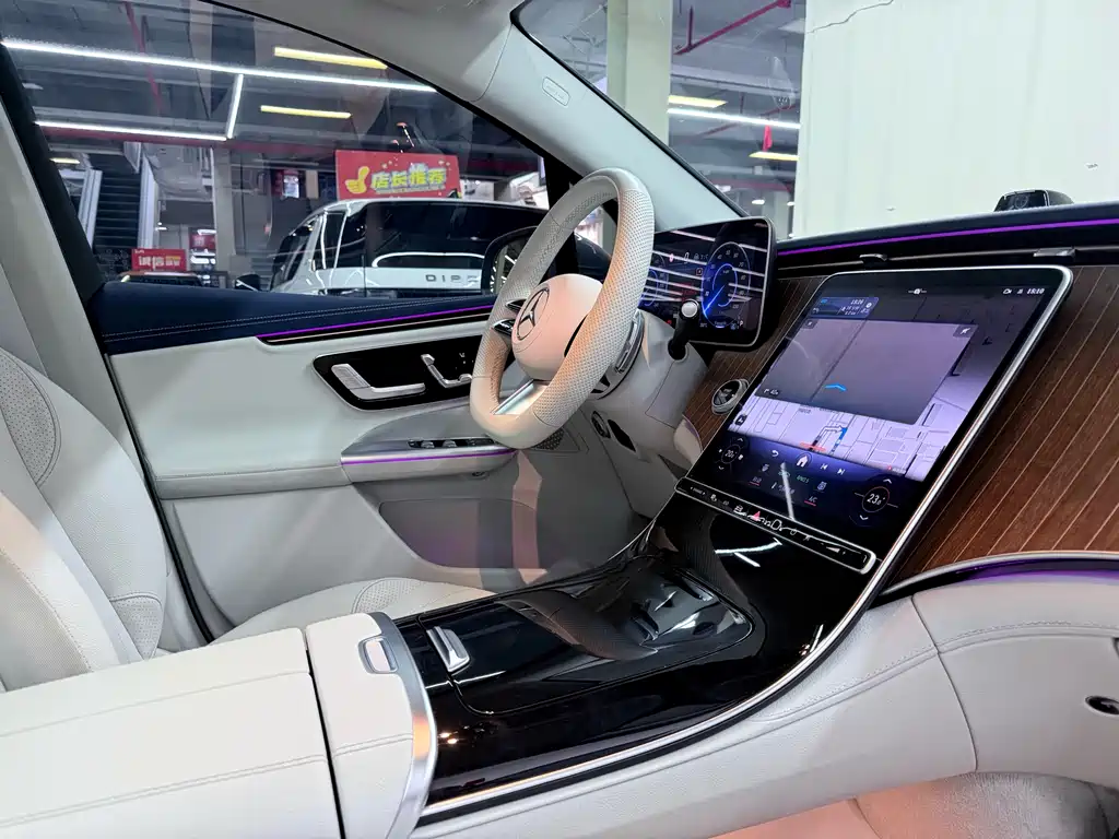 Mercedes-Benz EQE SUV 2023 — фото 10