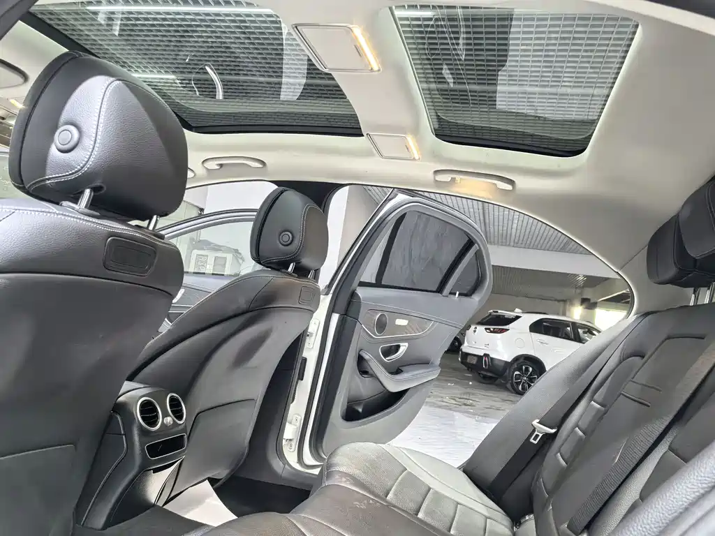 Mercedes-Benz C-Class 2019 — фото 18