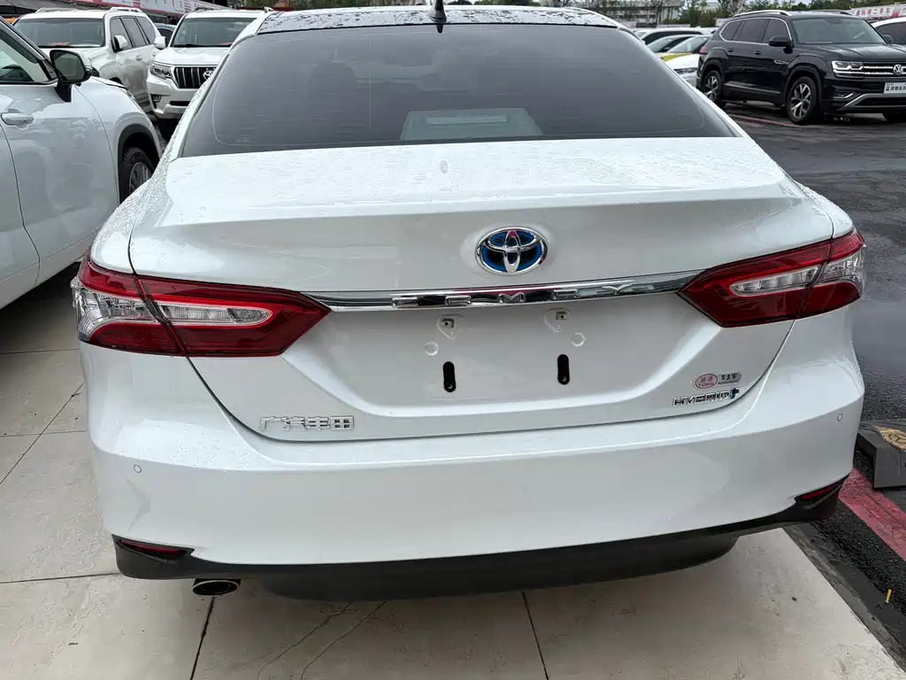 Toyota Camry 2023 — фото 15