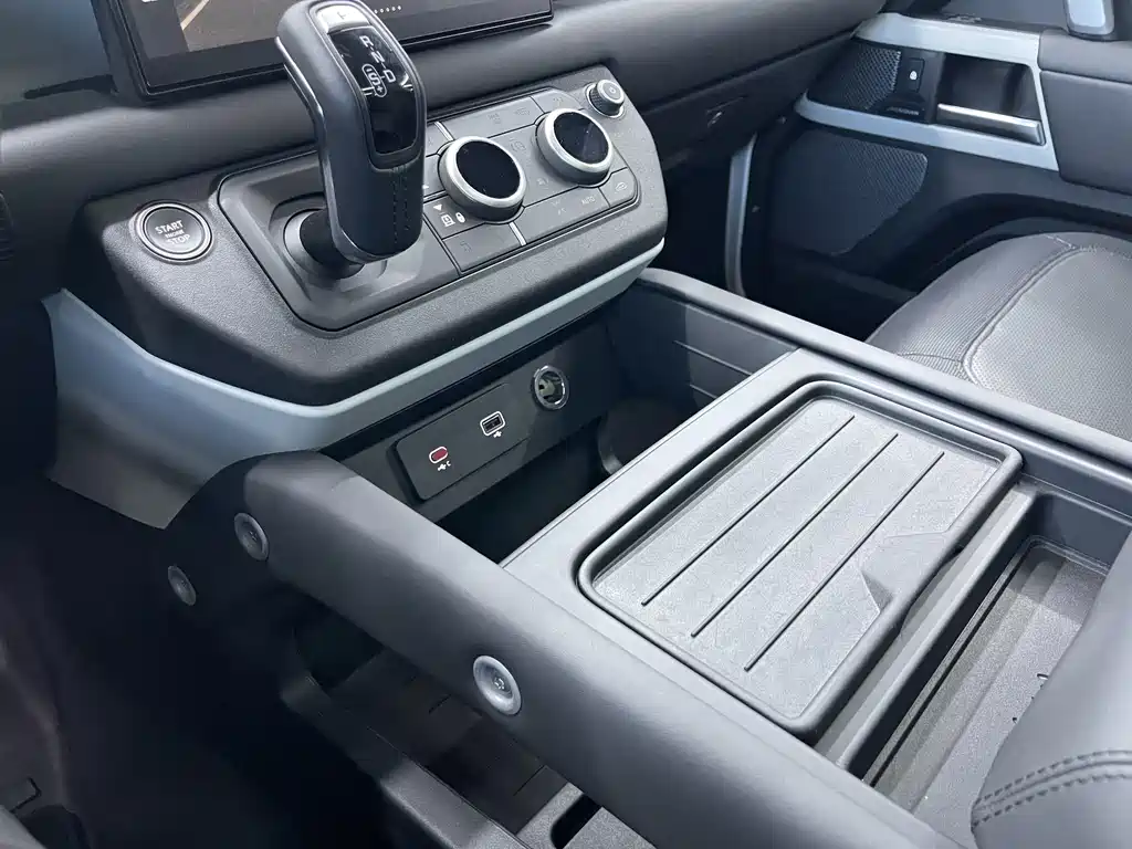 Land Rover Defender 2024 — фото 14