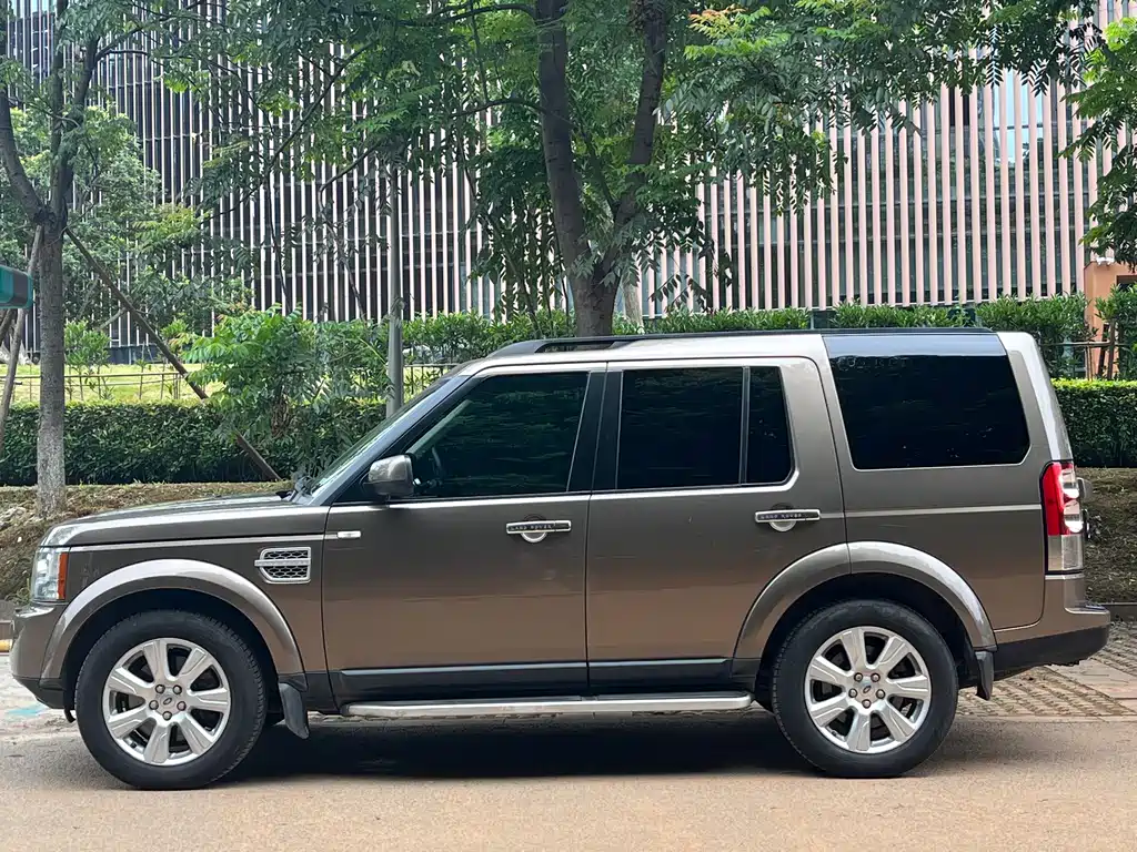 Land Rover Discovery 2013