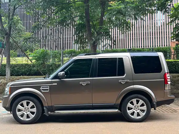 Land Rover Discovery 2013