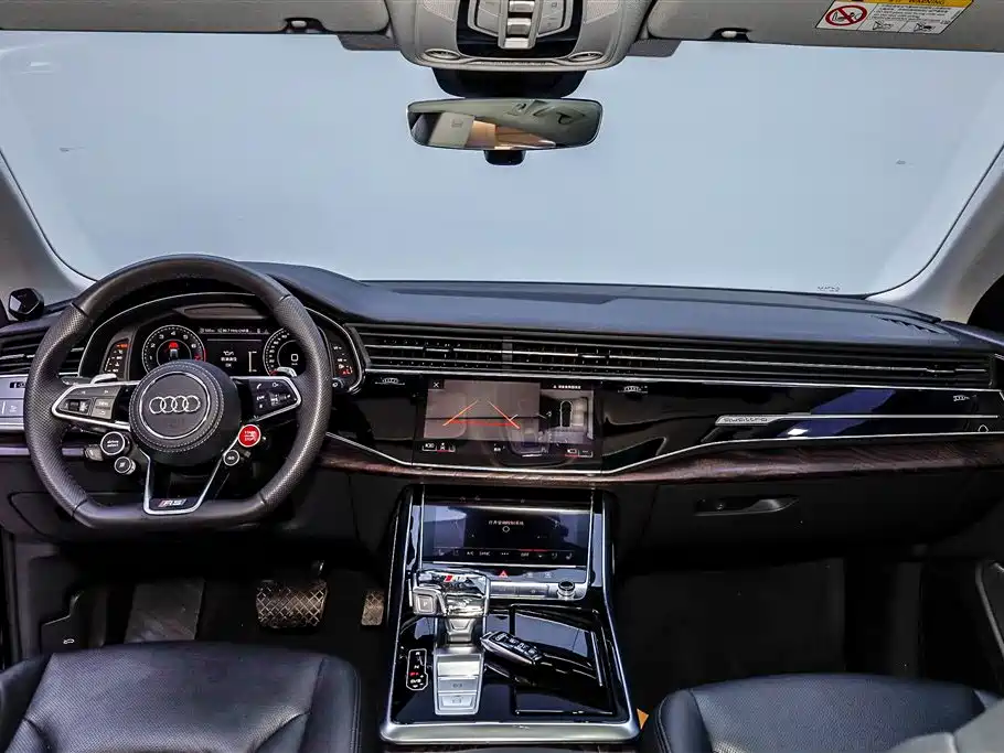 Audi Q8 2023 — фото 37