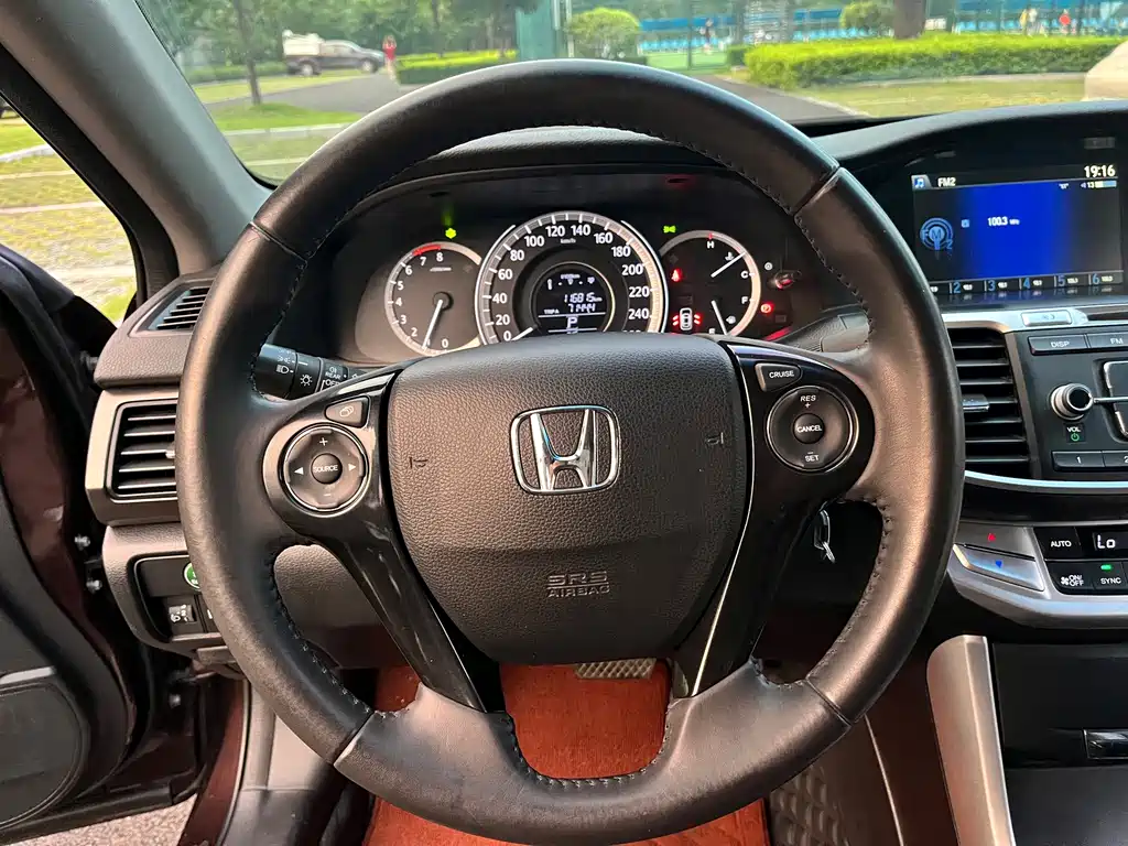 Honda Accord 2014 — фото 14
