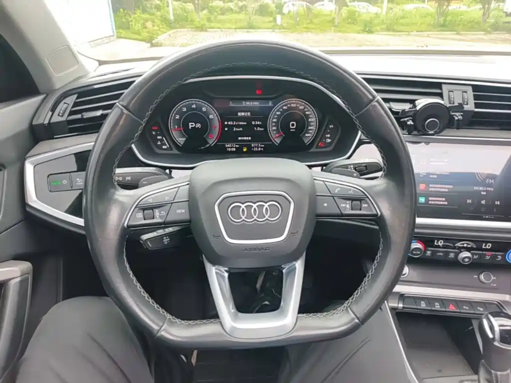 Audi Q3 2022 — фото 11