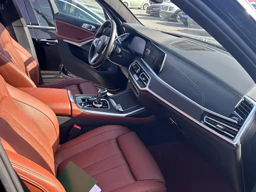 BMW X7 2021