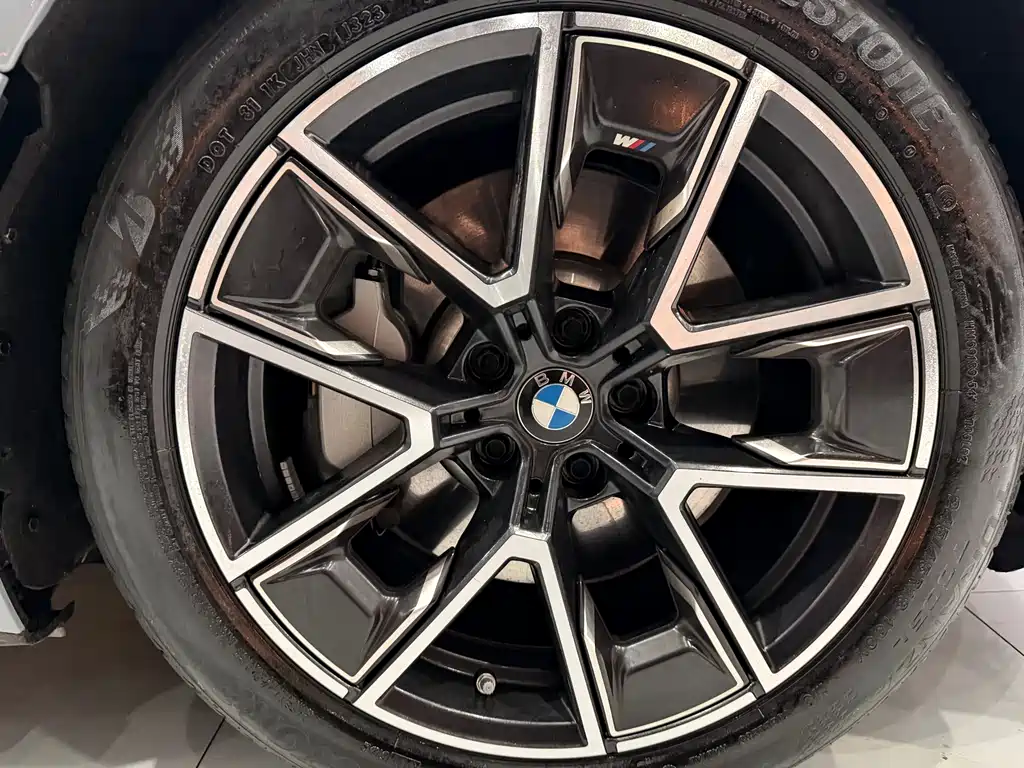 BMW i4 2025 — фото 14