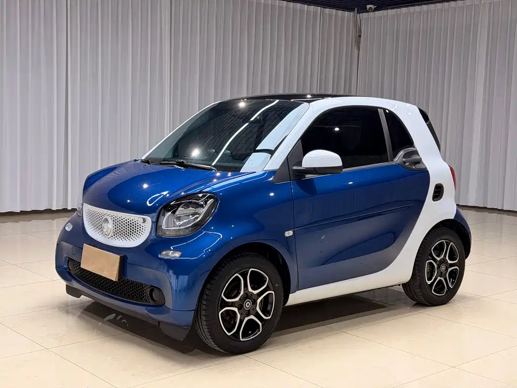 smart Fortwo 2017 — фото 1