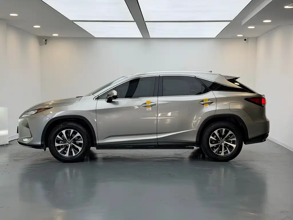 Lexus RX 2020 — фото 9