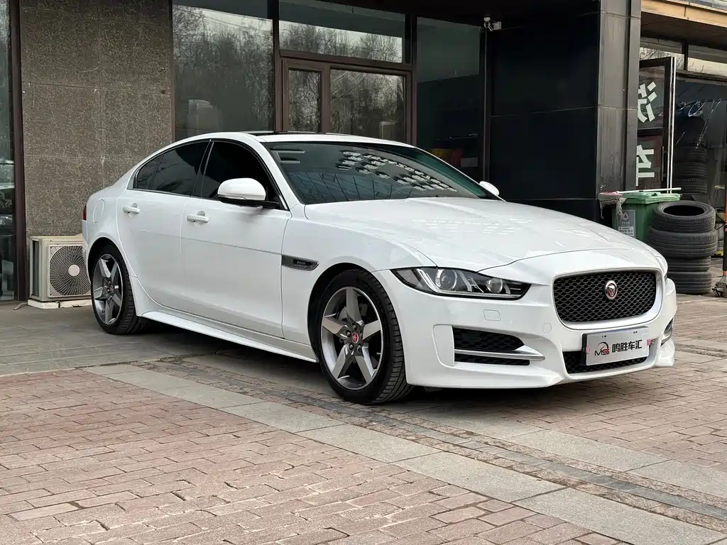 Jaguar XE 2015 — фото 2