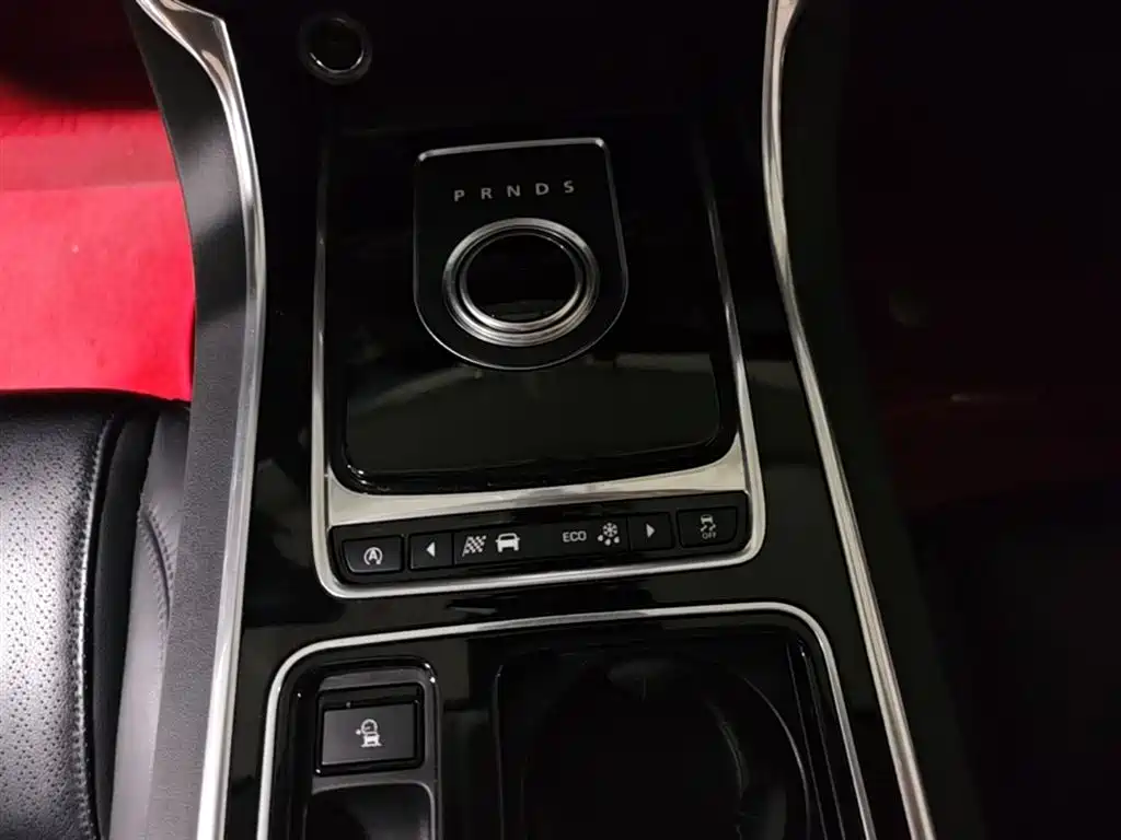 Jaguar XF 2016 — фото 14
