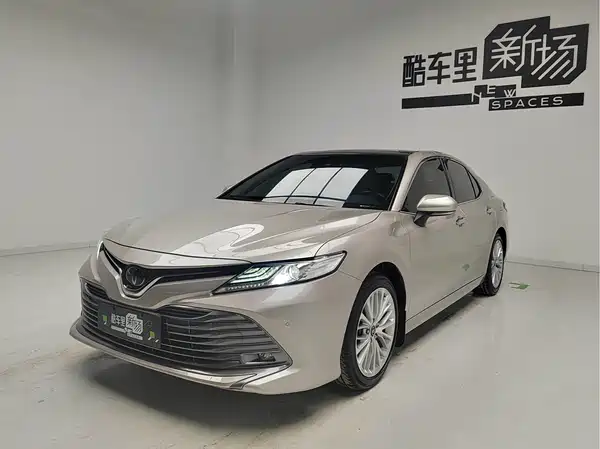 Toyota Camry 2019
