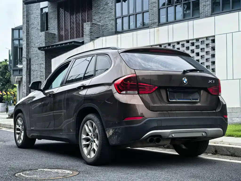 BMW X1 2015 — фото 12