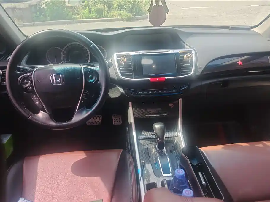 Honda Accord 2017 — фото 12