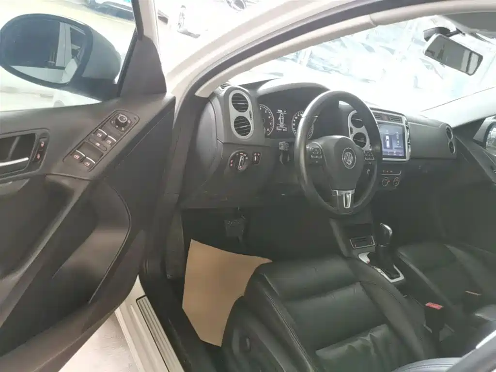 Volkswagen Tiguan 2015 — фото 16