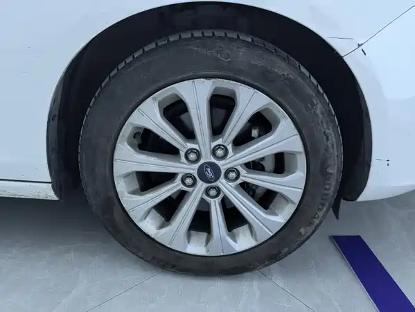 Ford Escort 2015