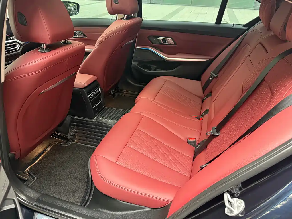 BMW 3 Series 2023 — фото 15