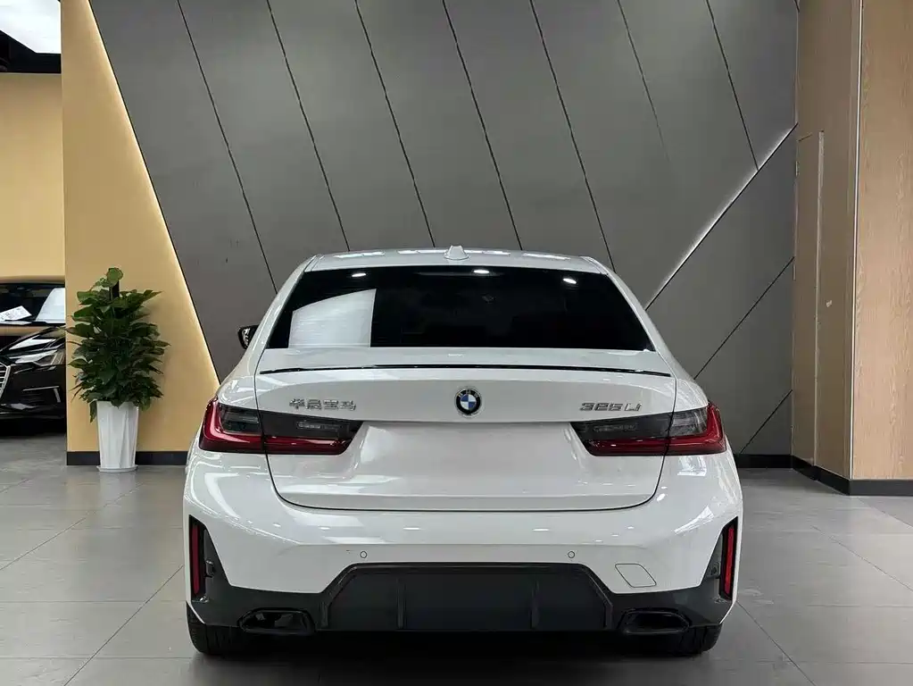 BMW 3 Series 2023