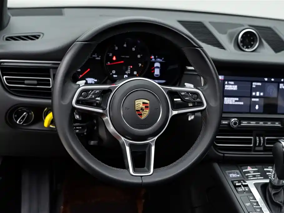 Porsche Macan 2021 — фото 11