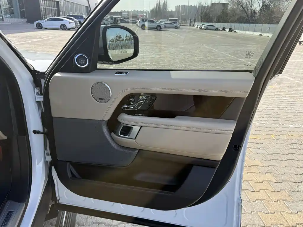 Land Rover Range Rover 2020 — фото 10