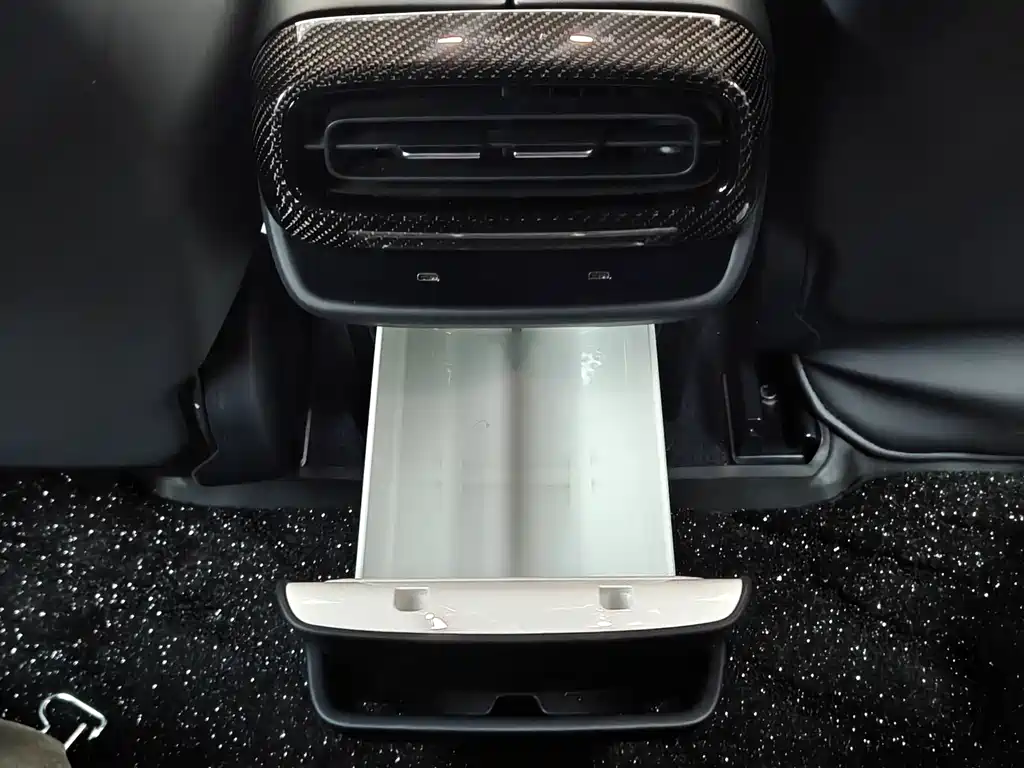 Xiaomi SU7 Ultra 2025 — фото 10