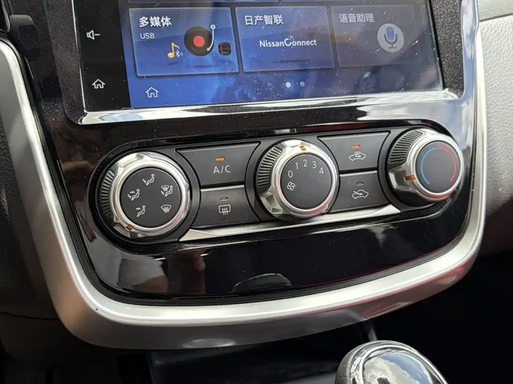 Nissan Tiida 2019 — фото 19