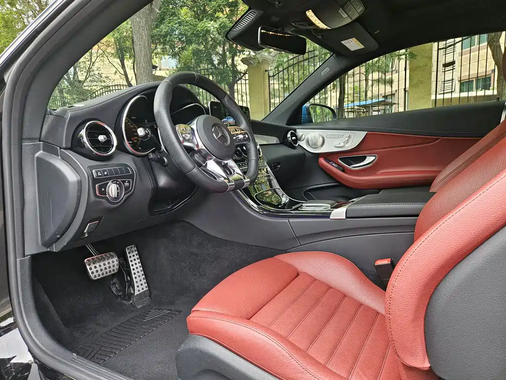 Mercedes-Benz C-Class AMG 2023 — фото 6