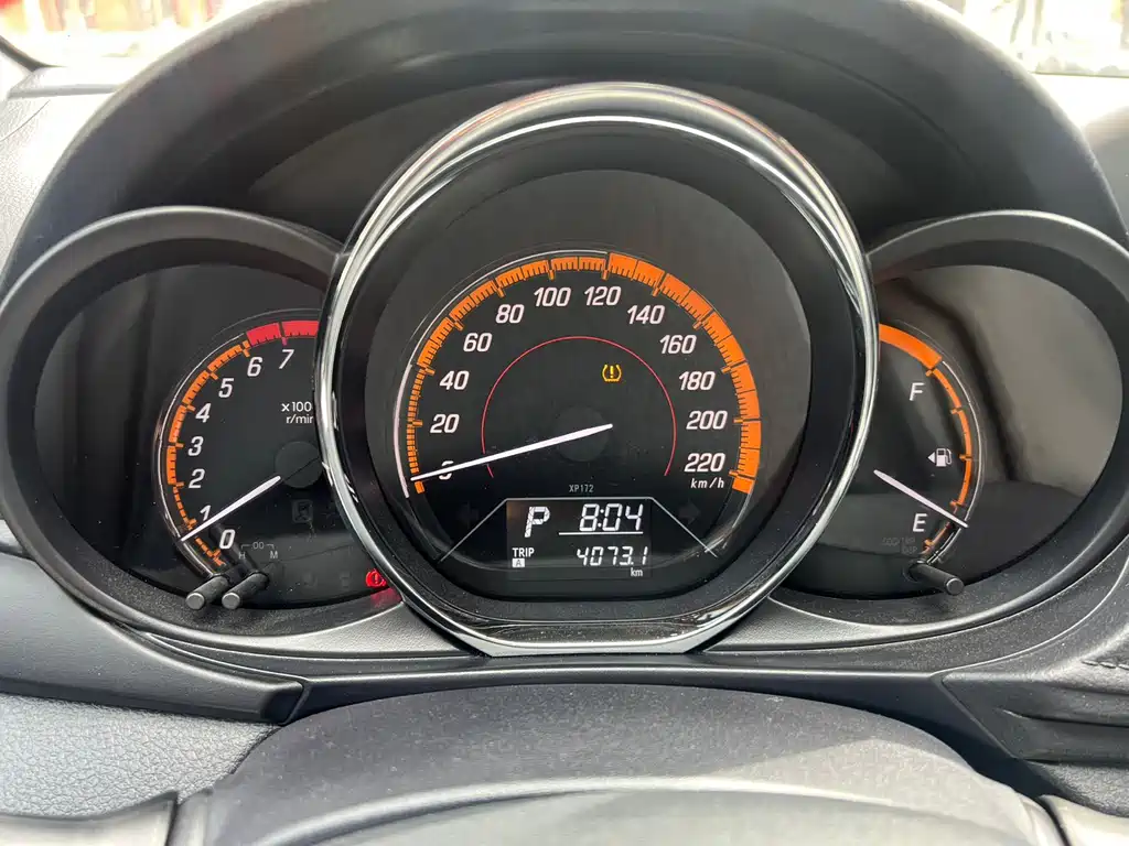 Toyota Yaris L 2022 — фото 19