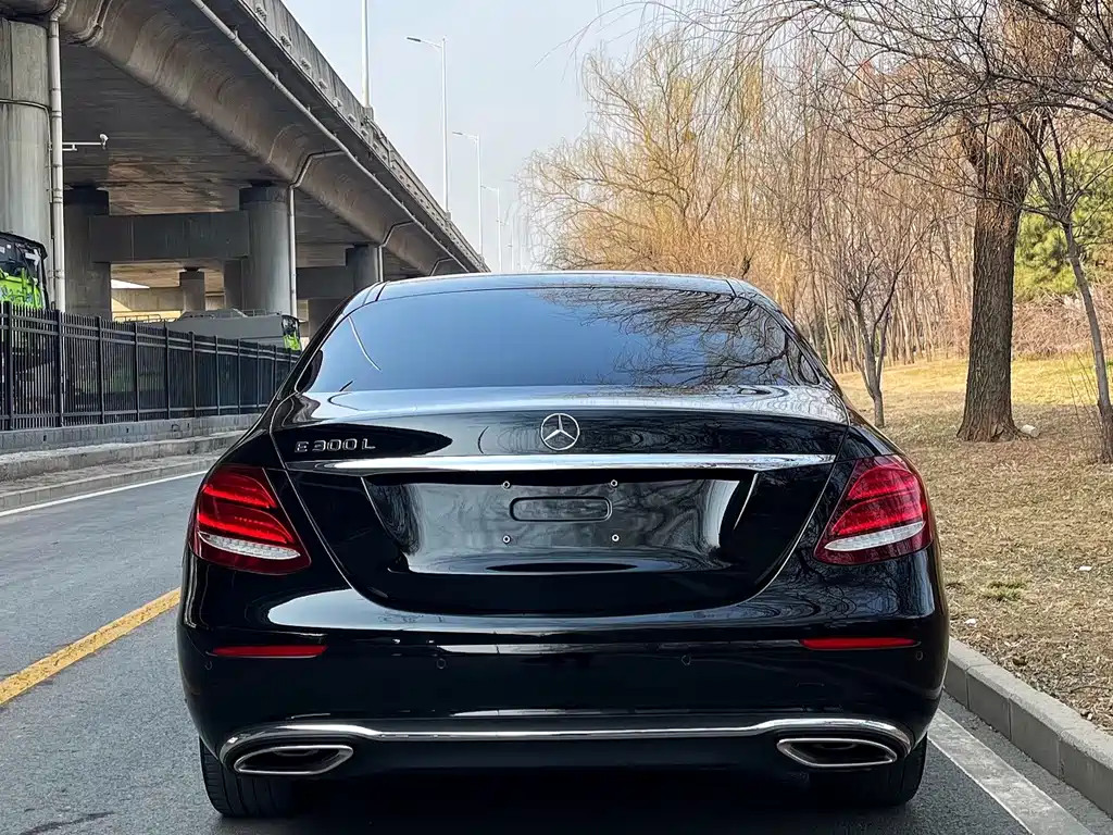 Mercedes-Benz E-Class 2018 — фото 10