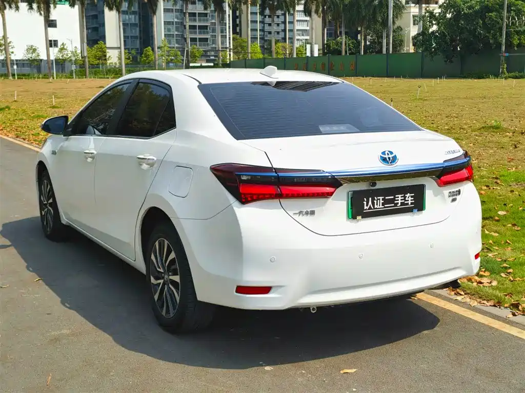 Toyota Corolla Hybrid 2022 — фото 5