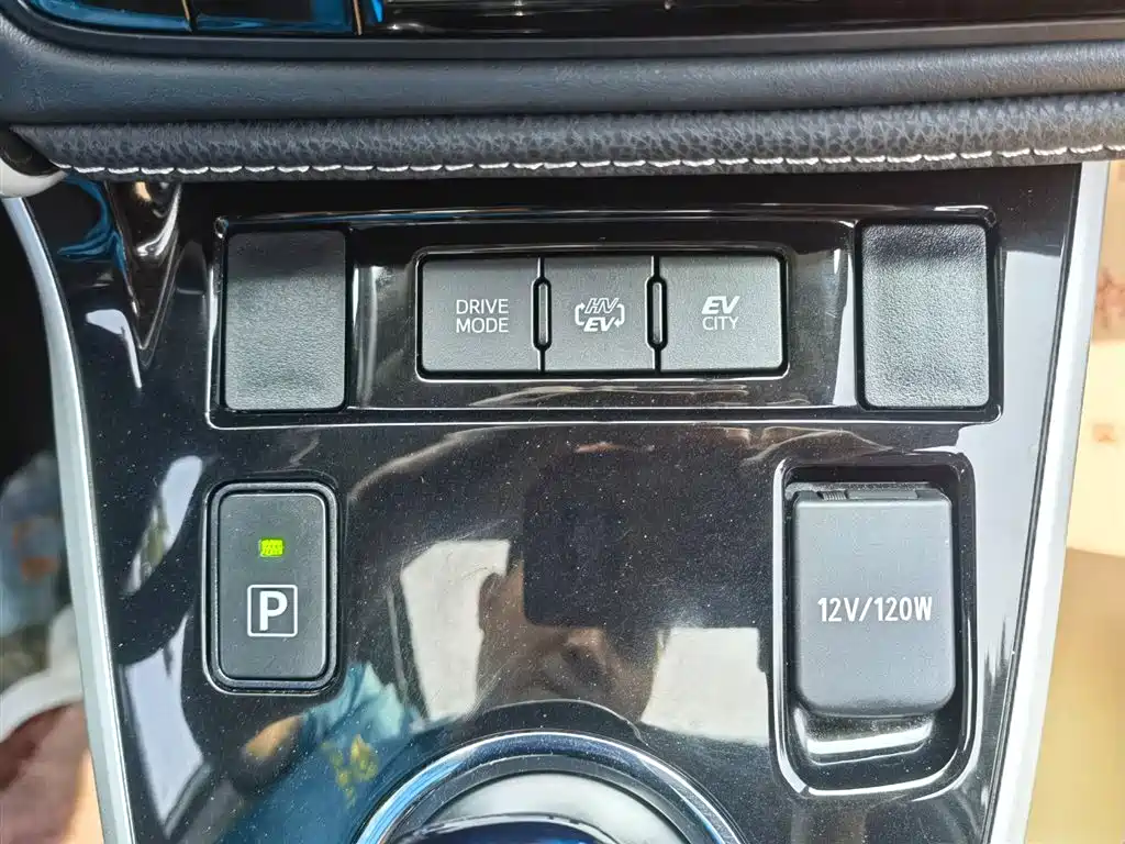 Toyota Corolla Hybrid 2022 — фото 14