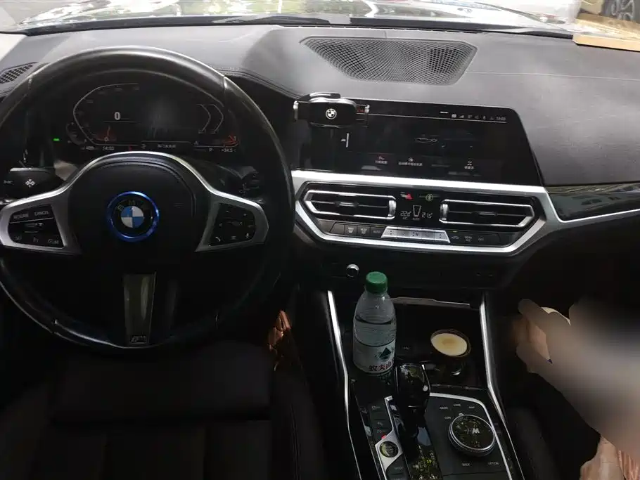 BMW 3 Series 2021 — фото 12