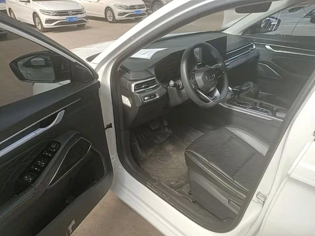 Geely Emgrand 2023 — фото 16