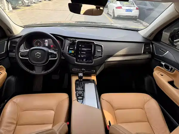 Volvo XC90 2015