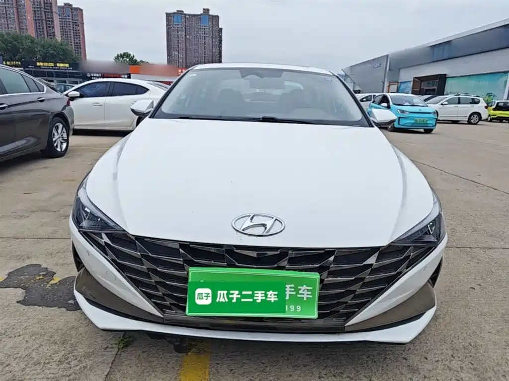 Hyundai Elantra 2023 — фото 3